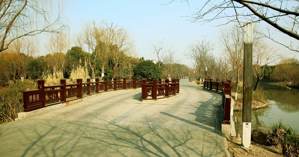 ��ɽ���˴���˴幫԰������