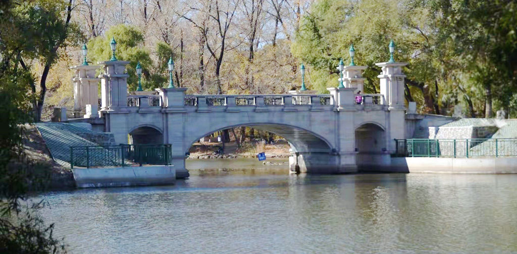 龙沙区龙沙公园前进桥