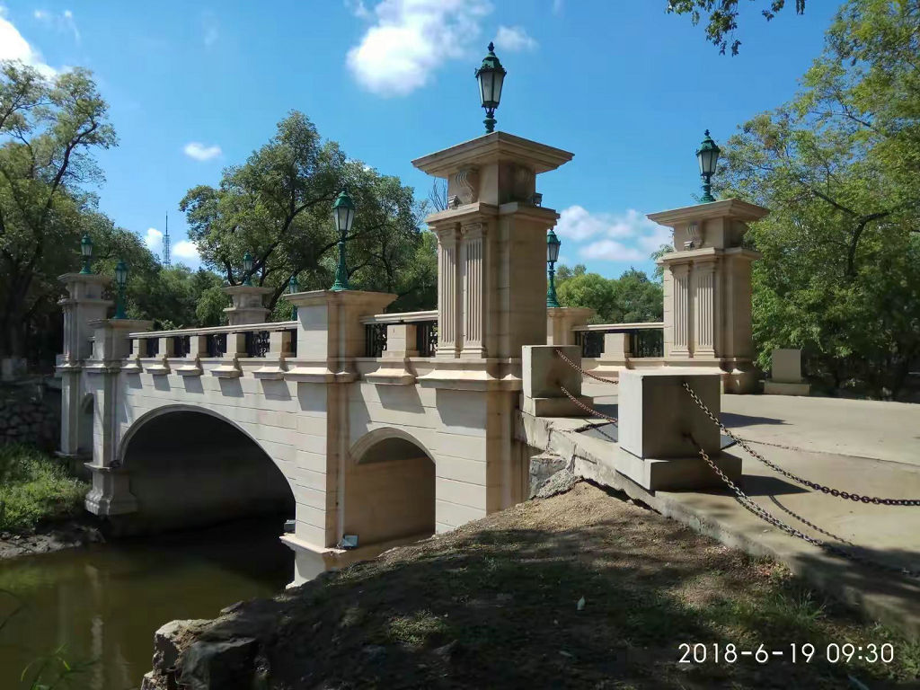 龙沙区龙沙公园前进桥