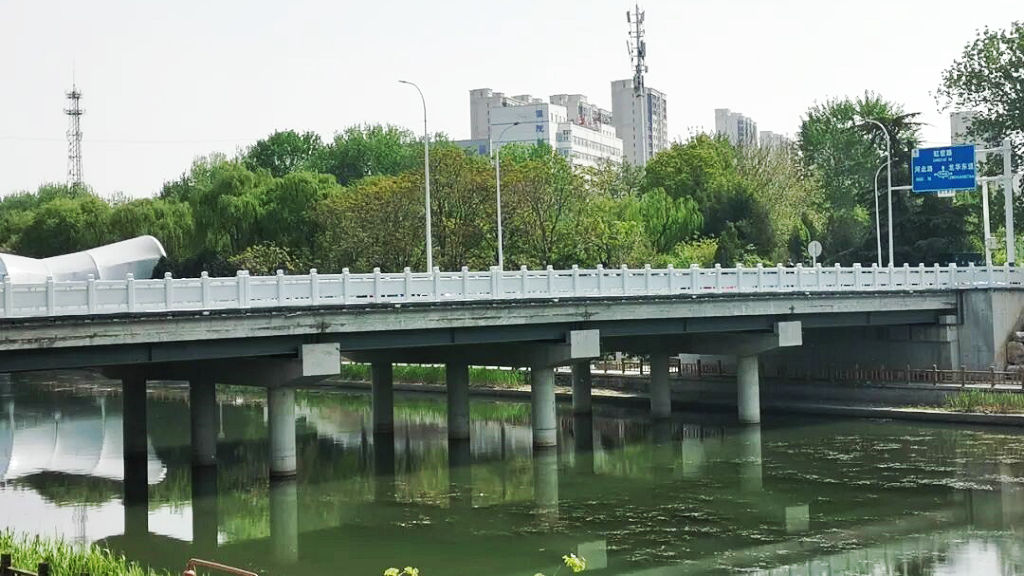 ��ɽ���ٻ���