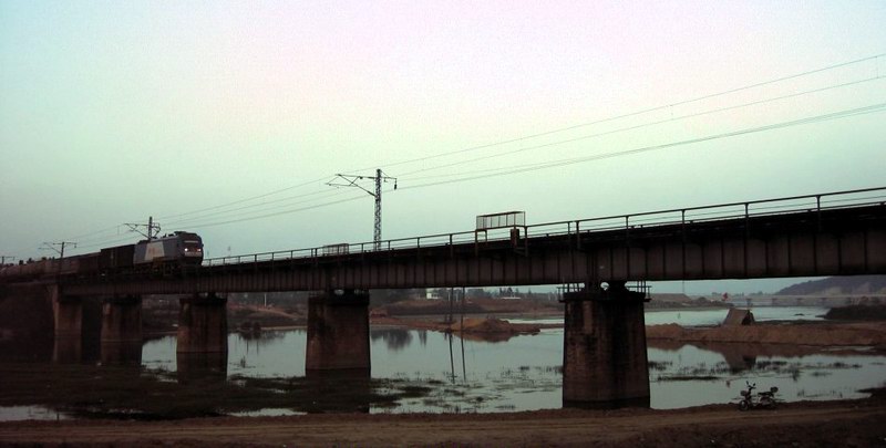 信阳市京广铁路桥