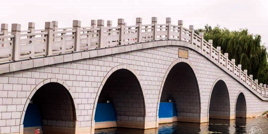 �ܳ�������ӳ����