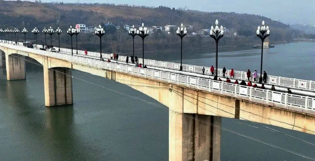 �������о��ݴ���