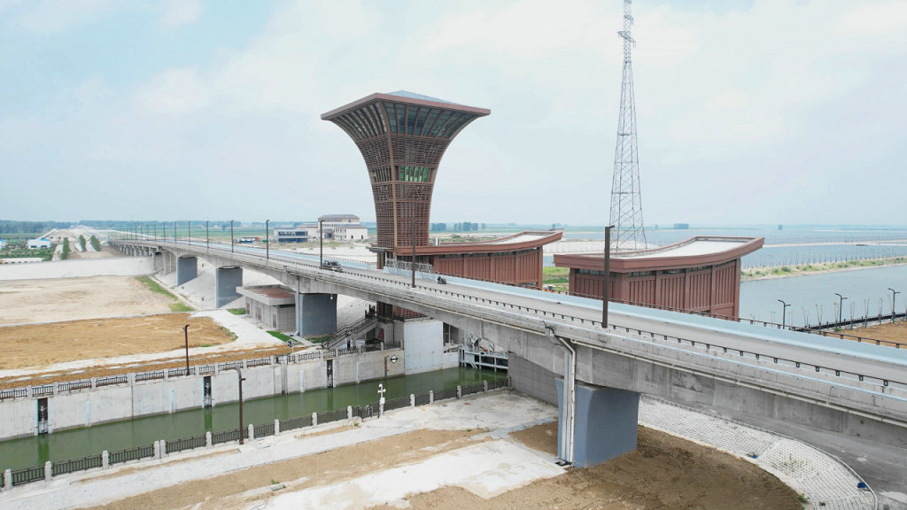 �������˳��к����ſں�����Ŧ���̰��Ϲ�·��