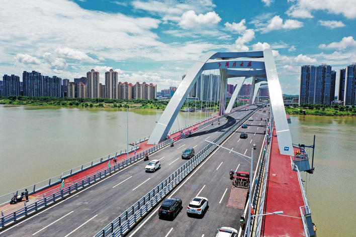 ��̶������˾����