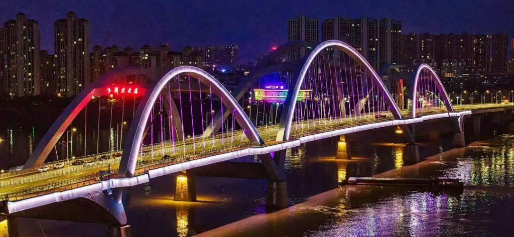 ��̶������˾����