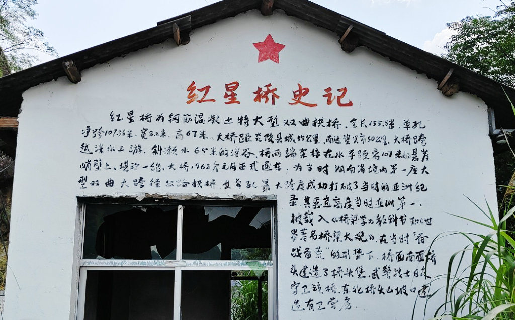 дǴ