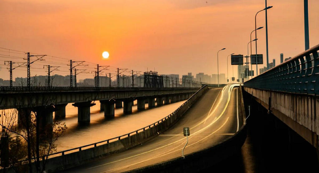 ��������Ȼ·�ʺӴ���