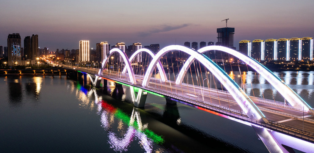 �������Ͼ�·�ʺӴ���