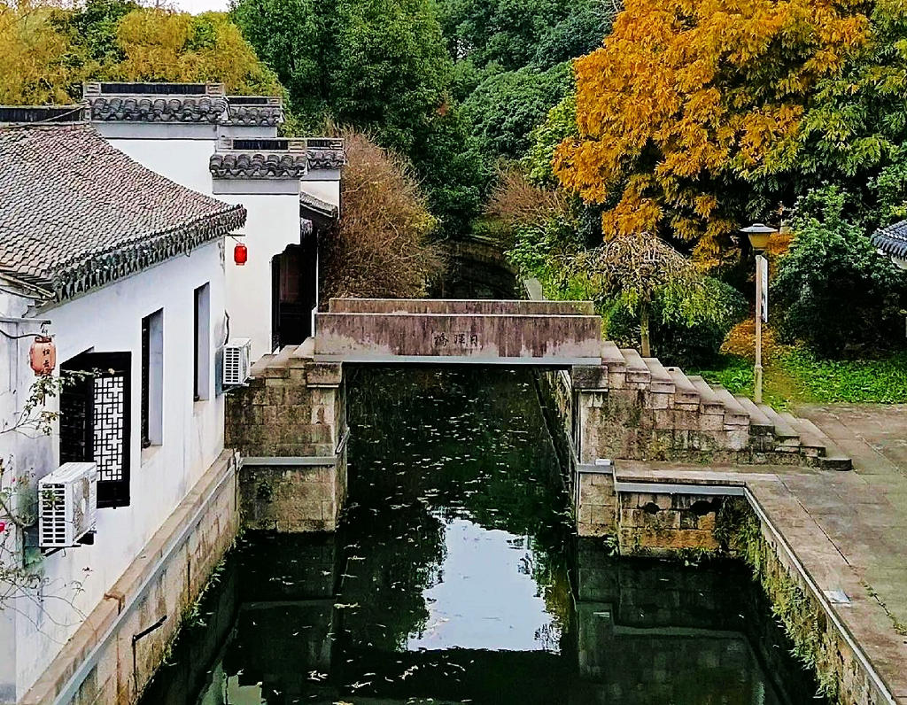 Խ������ɽ԰������