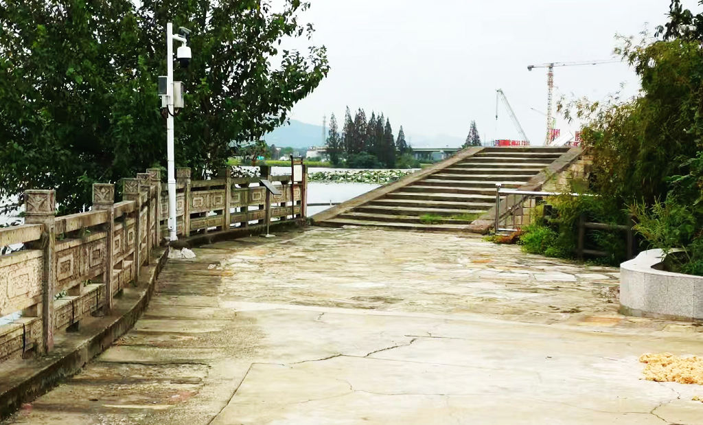 Խ����������é����