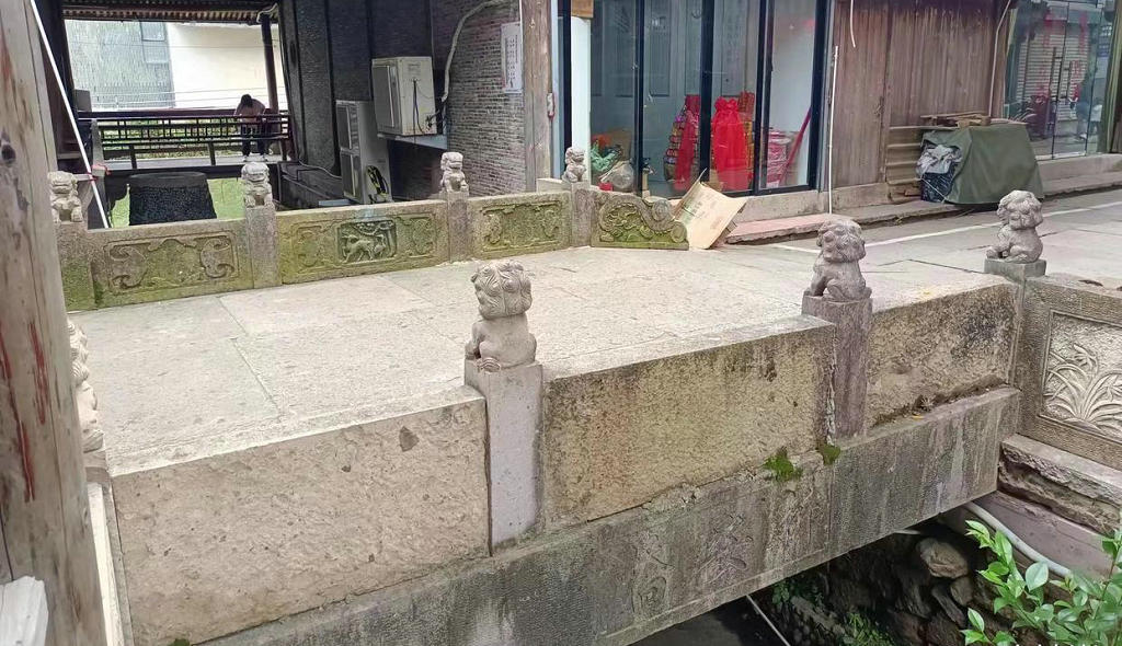 ·�����°���