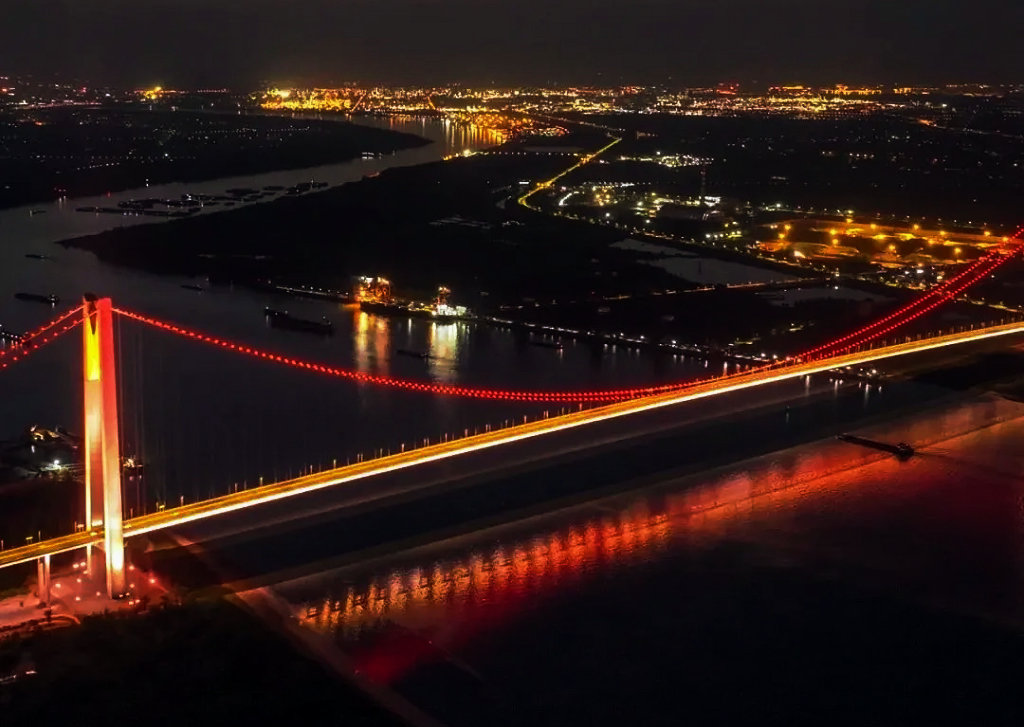 �Ͼ��������׳�������