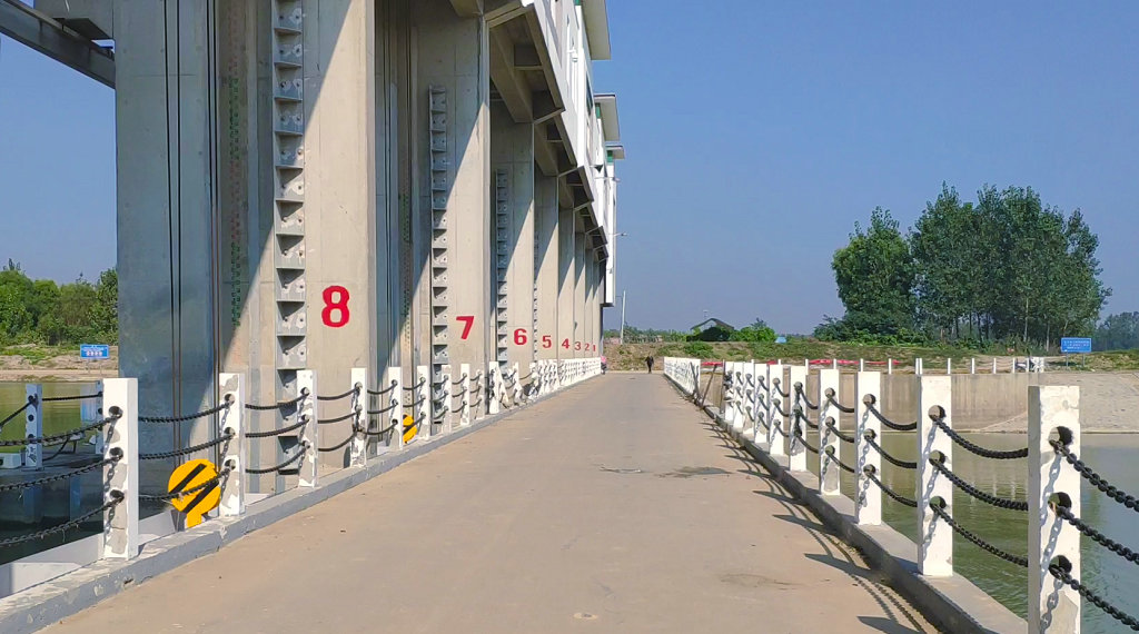 ��Ǩ����������ƫ��բ��