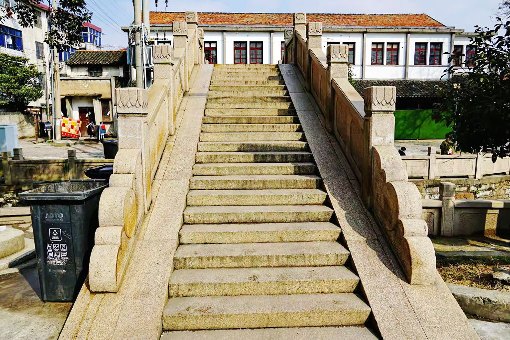 ��ɽ�аͳ����ٰ���