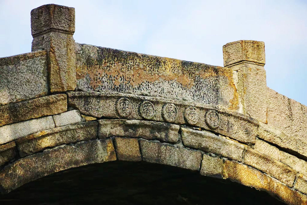 ��ɽ�аͳ��򾰸���