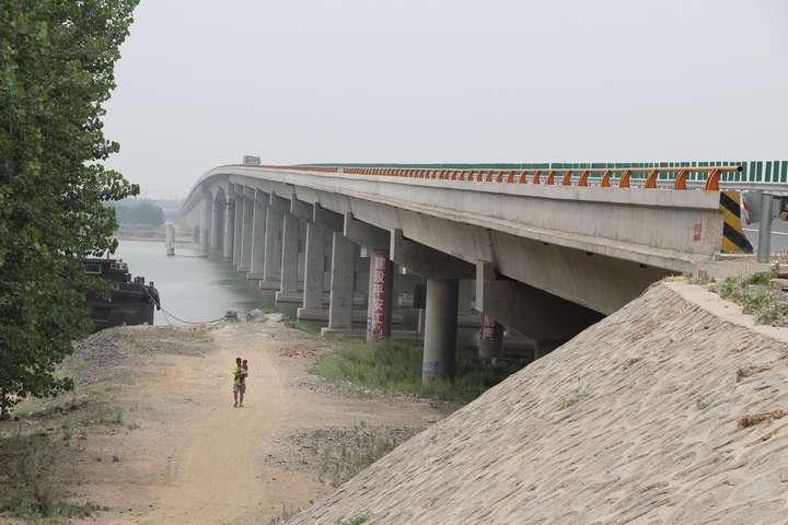 徐州市邳州市龙湖大桥