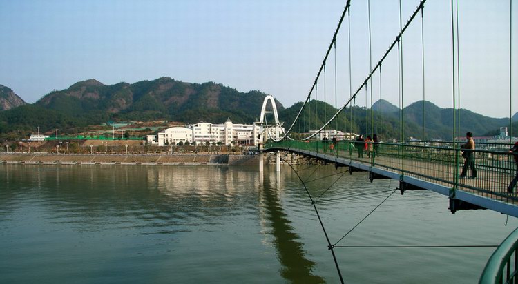 黄山市观光索桥