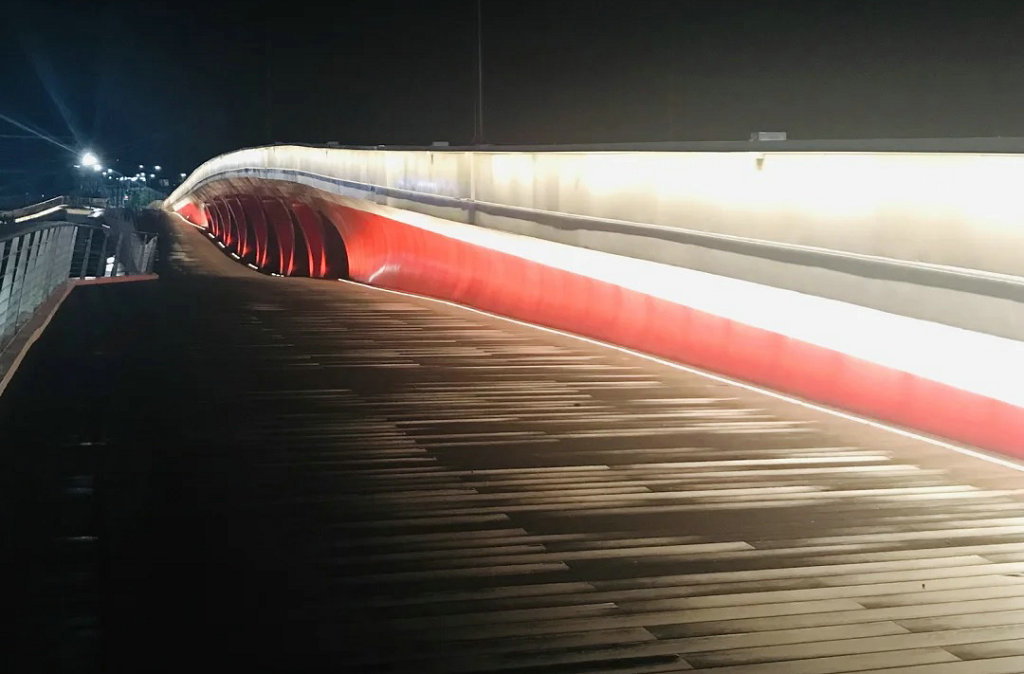 �����������򸣸���