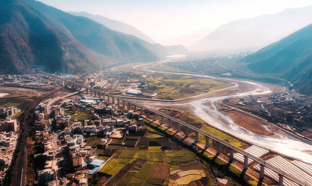 ϲ������ɽ����ɽ˫���ش���