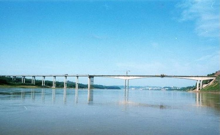 泸州长江二桥属于国家规划的"两纵两横"公路中国道