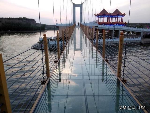 蒲城县永丰镇大峪河景区玻璃桥