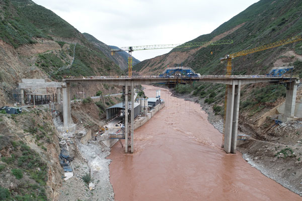 �����ط�ɽ���������׽�����