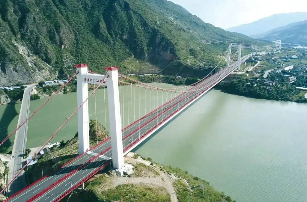 ��ʤ��Ƭ������Դ��ɳ������