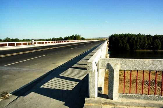 新疆喀尔齐斯河大桥