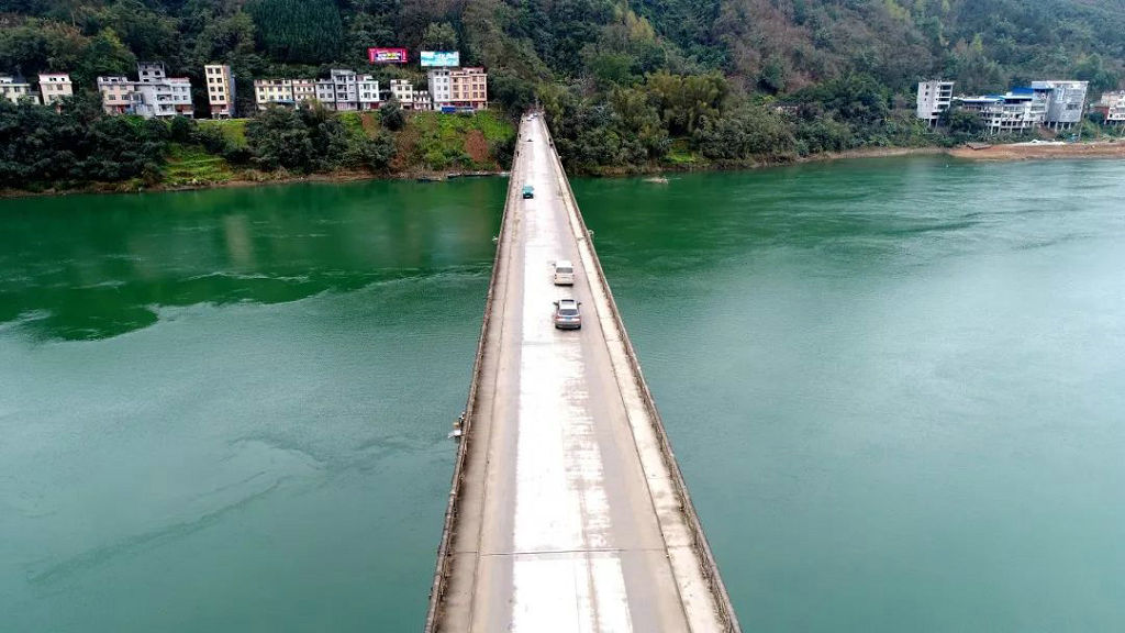 �ӳ��ж����ض�����ˮ�Ӵ���