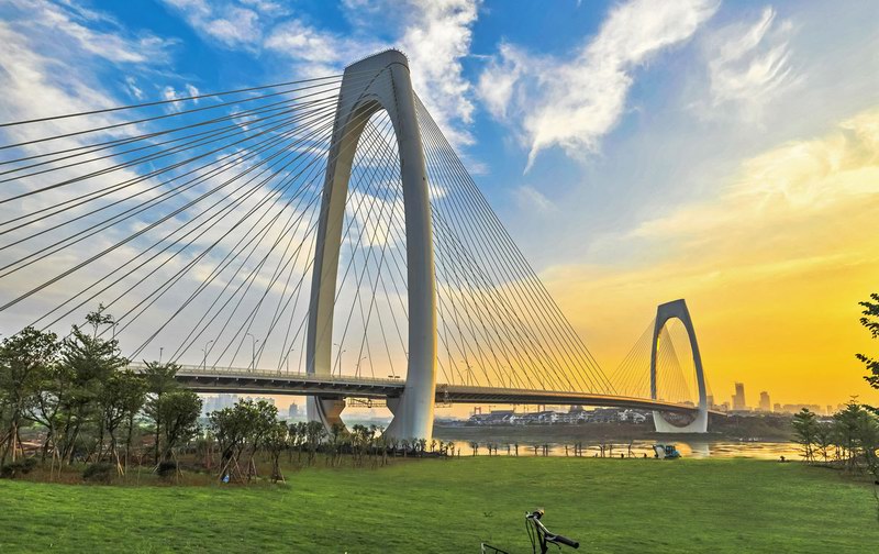 青山大桥位于南宁市龙岗片区,凤岭核心区,青山大桥