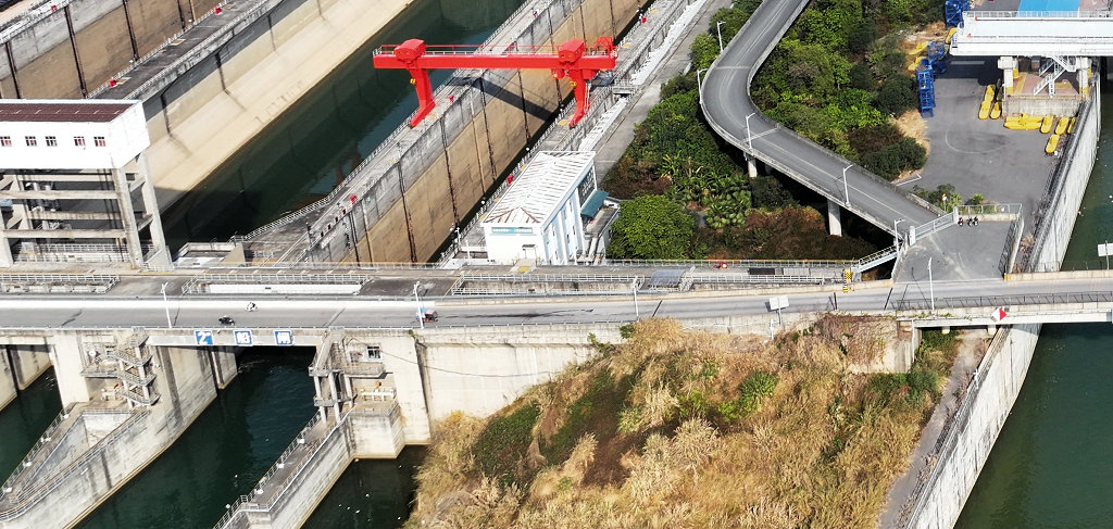 �����г���ˮ����Ŧ���Ͻ�ͨ��